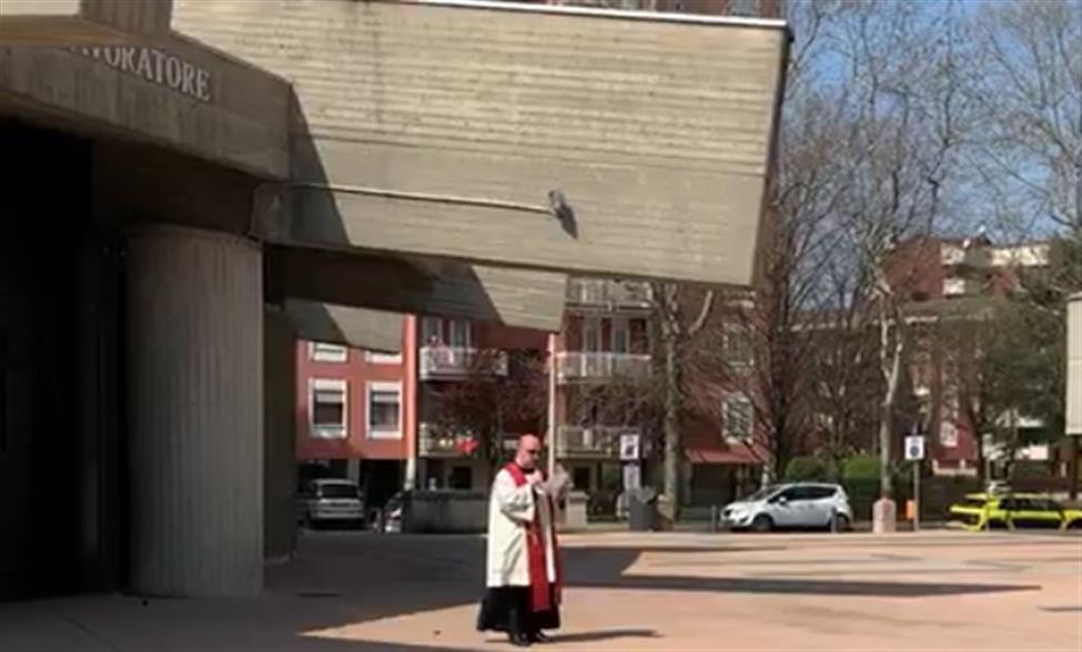 DON ANDREA LUPI “DALLE CAMPANE” DI SAN GIUSEPPE LAVORATORE: IL SIGNORE NON CI ABBANDONA, BUONA SETTIMANA SANTA DIVERSA !