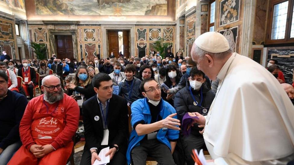 GIORNATA MONDIALE AUTISMO. IL PAPA: LAVORIAMO INSIEME PER UNA SOCIETÀ CHE INCLUDA I PIÙ FRAGILI. ED I RAGAZZI DI PIZZAUT GLI PREPARANO IL PRANZO