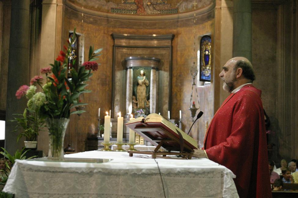 Don Luigi si è speso “in un servizio generoso, capace di una consumazione d’amore che diffonde il buon profumo di Cristo”